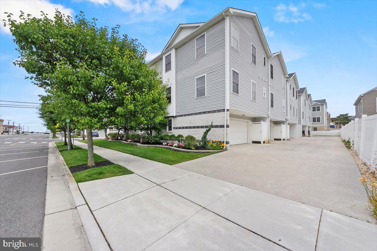 400 E 5th Ave #101