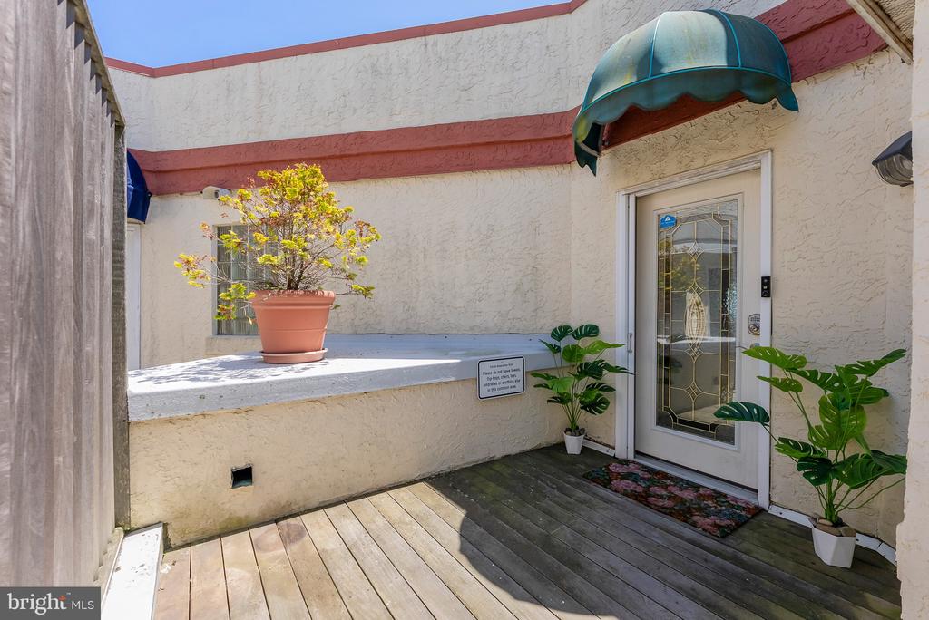 1368 Boardwalk #B