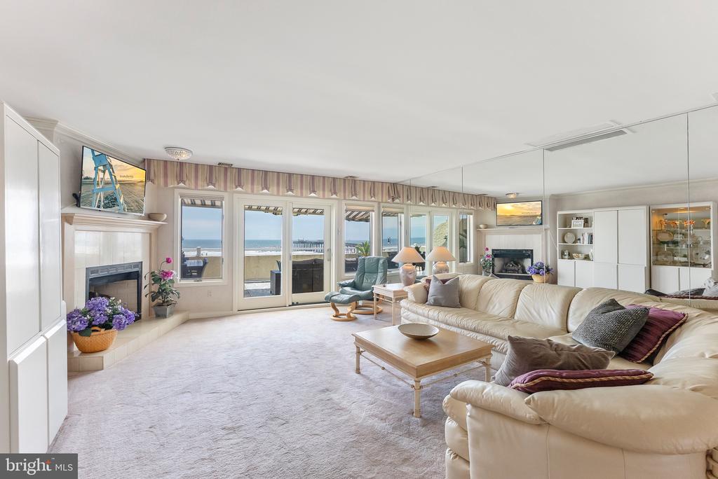 1368 Boardwalk #B