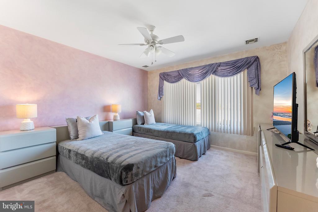 1368 Boardwalk #B