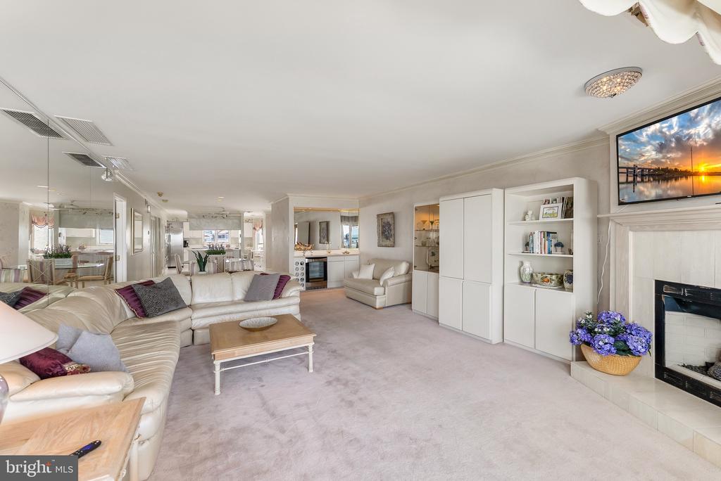 1368 Boardwalk #B