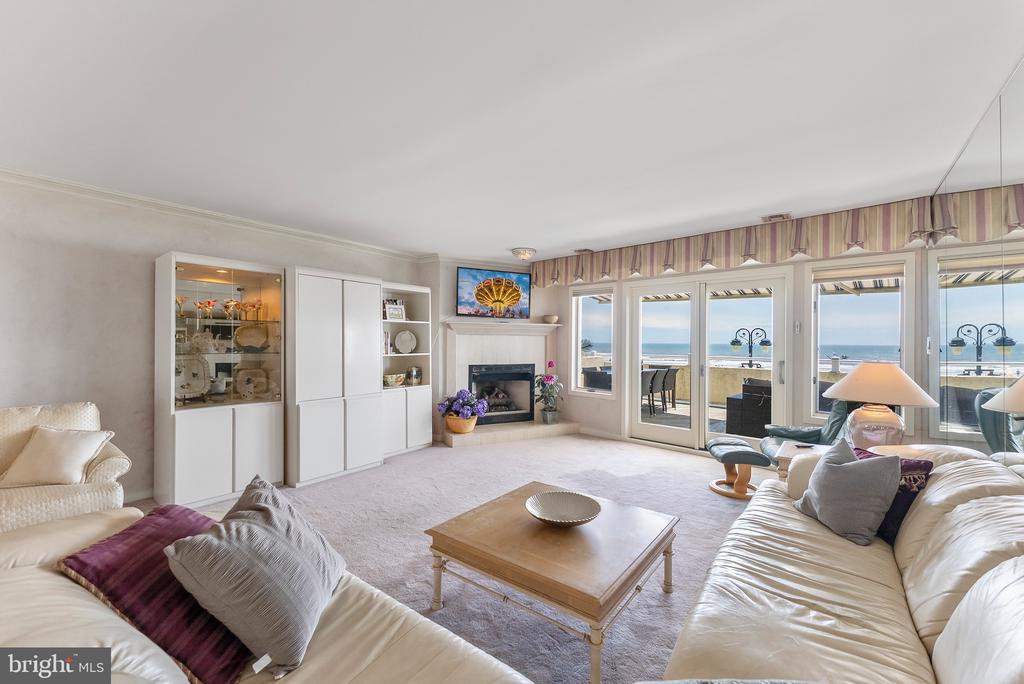 1368 Boardwalk #B
