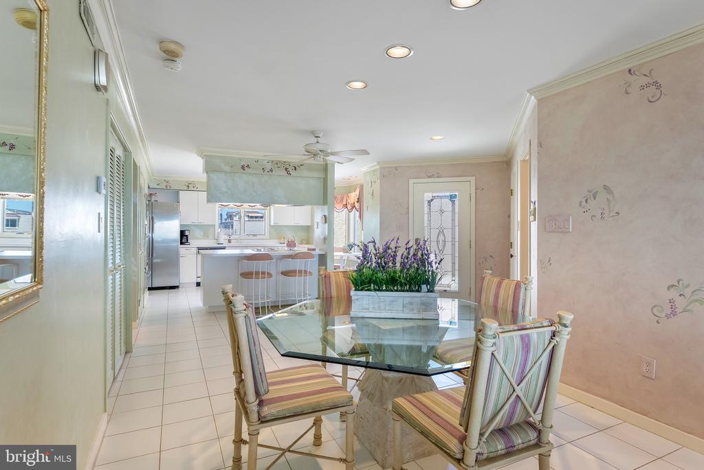 1368 Boardwalk #B