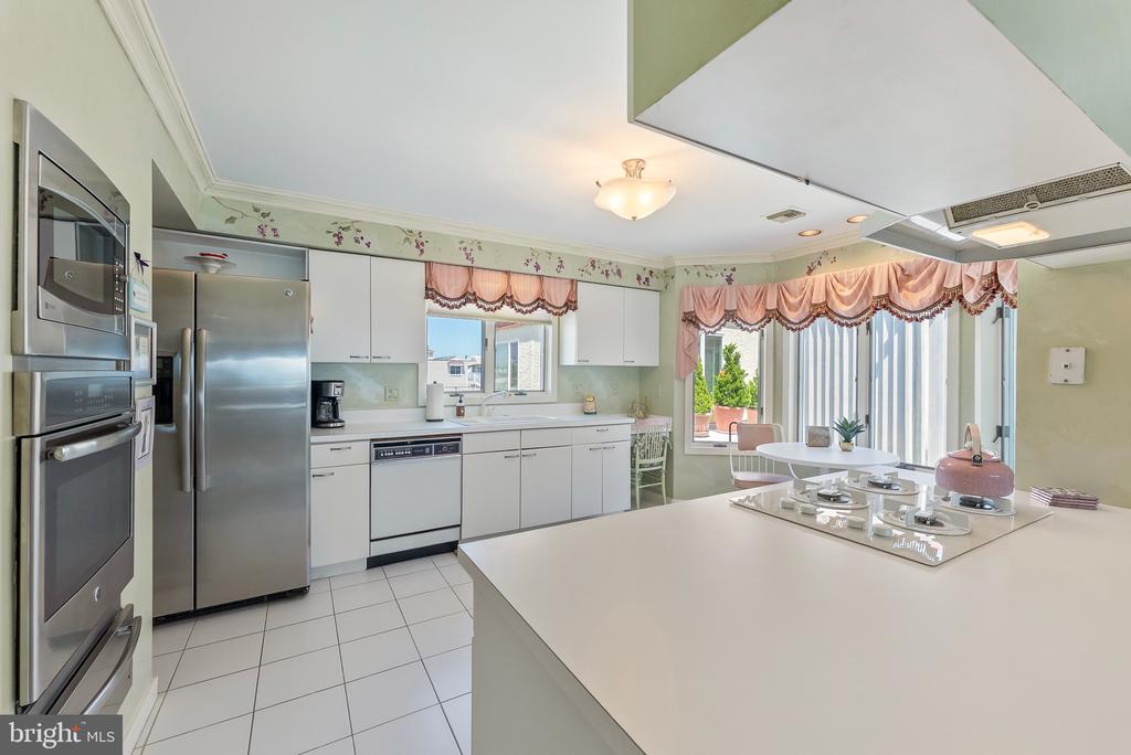 1368 Boardwalk #B