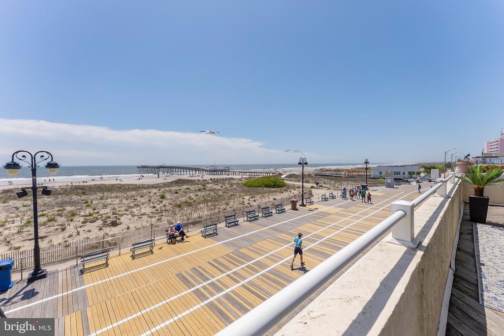1368 Boardwalk #B