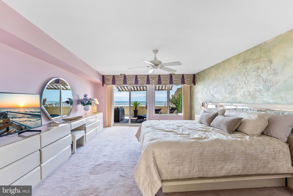 1368 Boardwalk #B