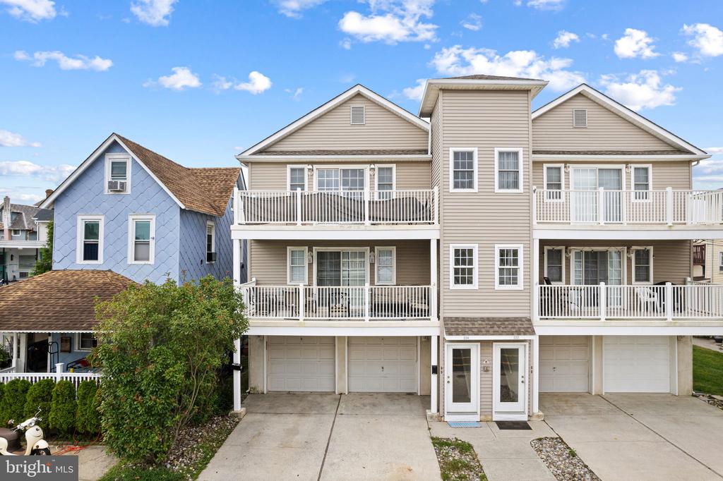 224 E MAGNOLIA AVENUE A