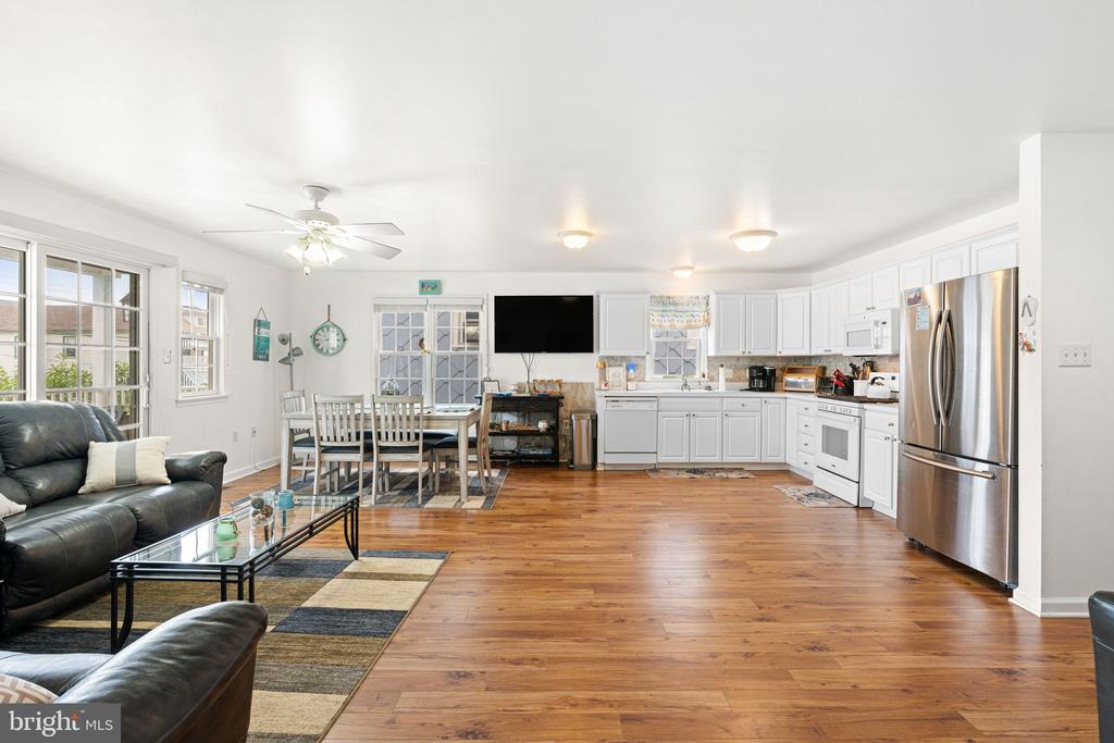 224 E MAGNOLIA AVENUE A