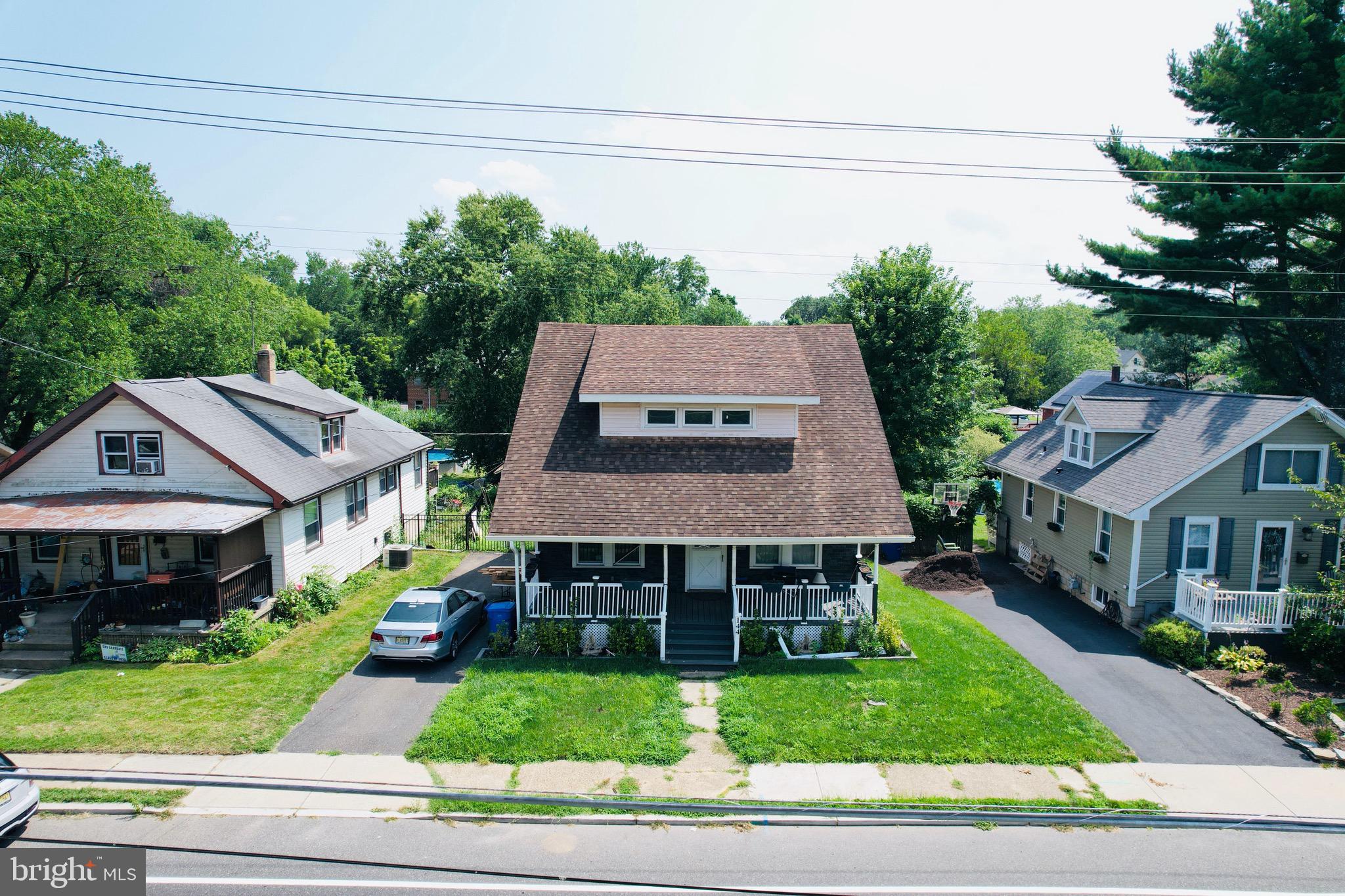 144 W Academy St