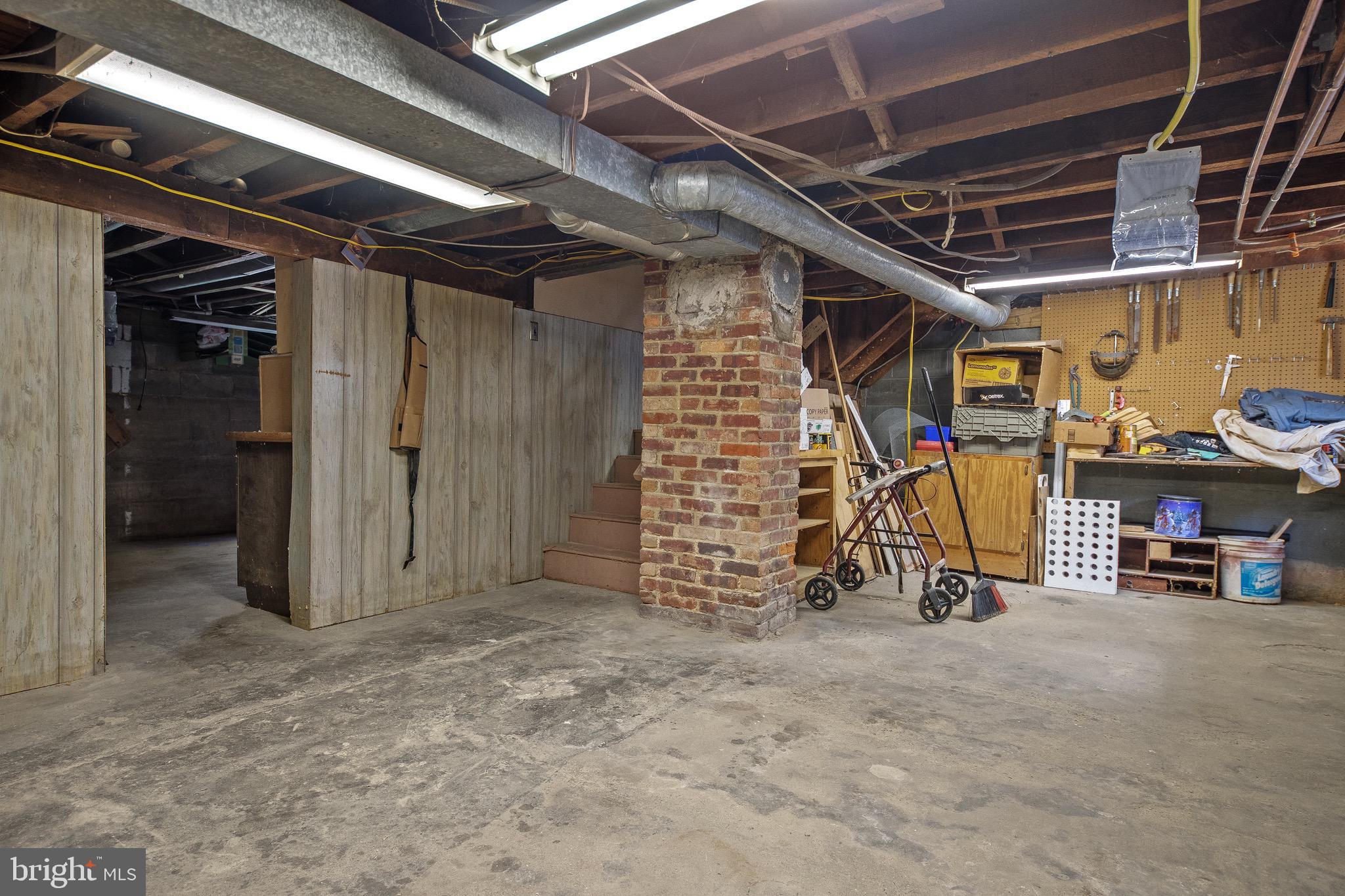 144 W Academy St