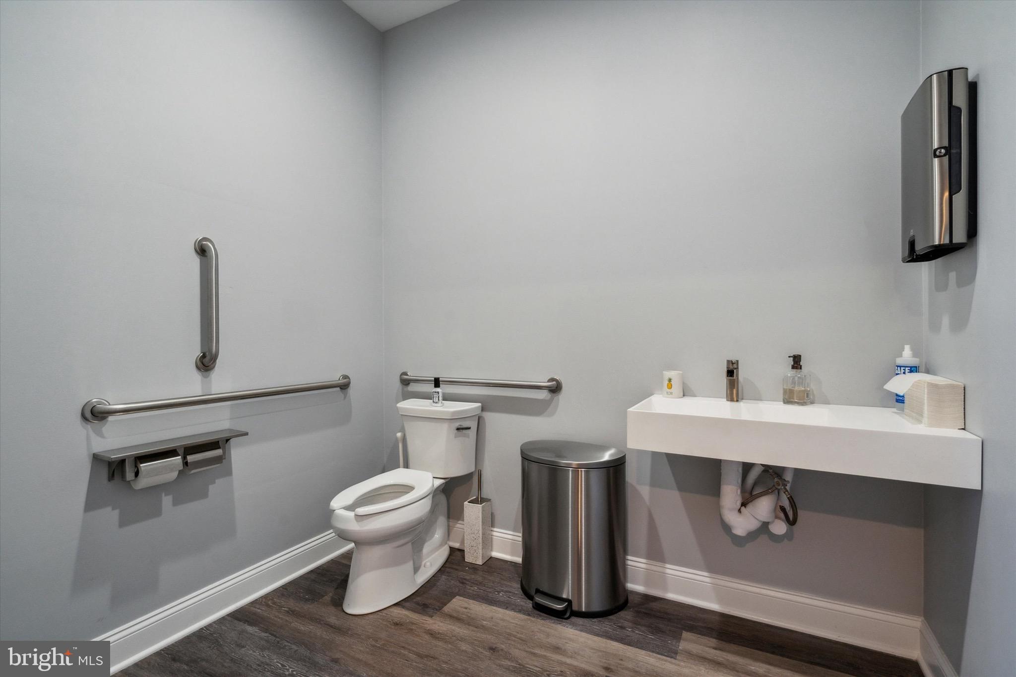 1584 PARKSIDE AVENUE