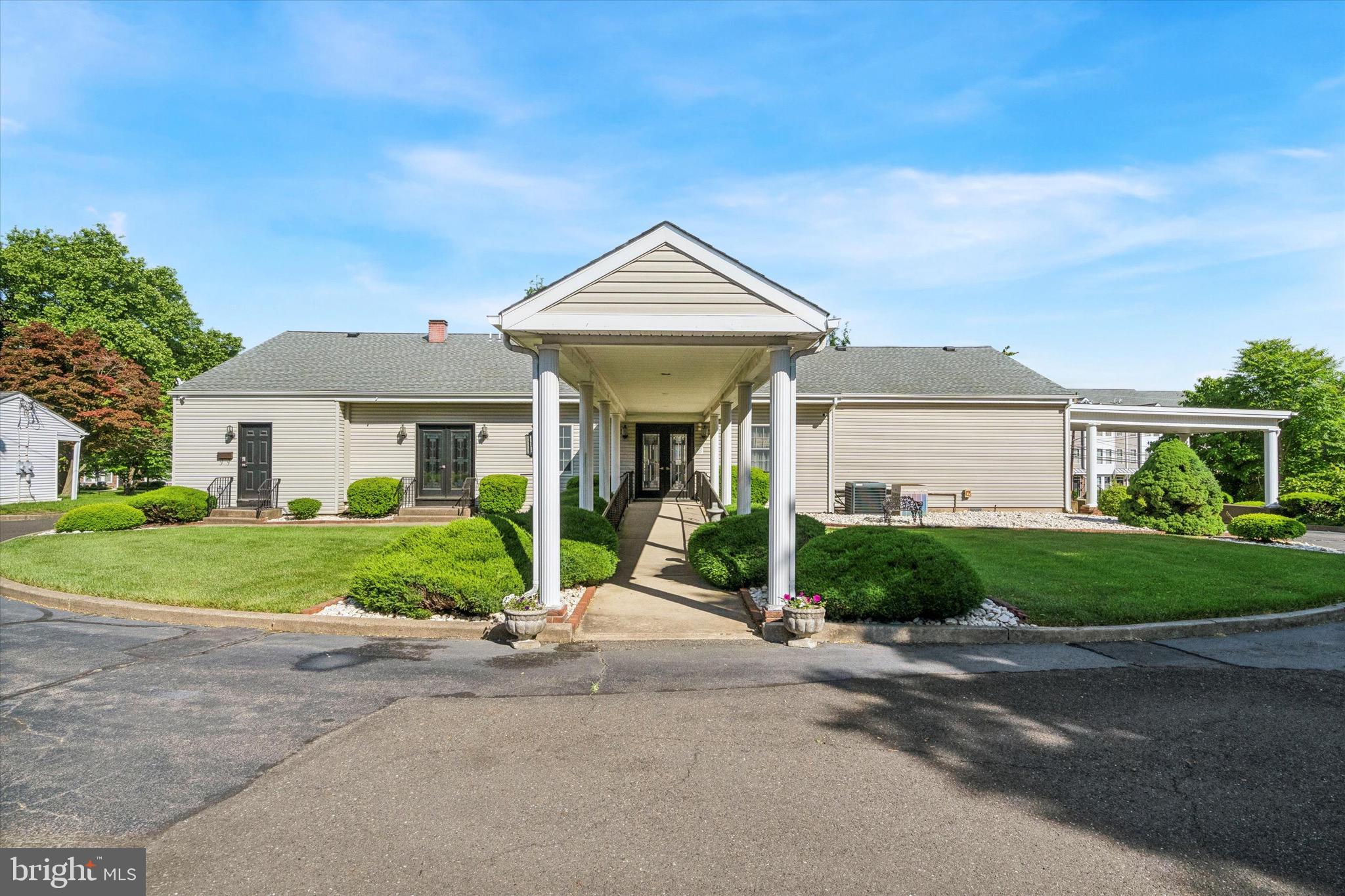 1584 PARKSIDE AVENUE