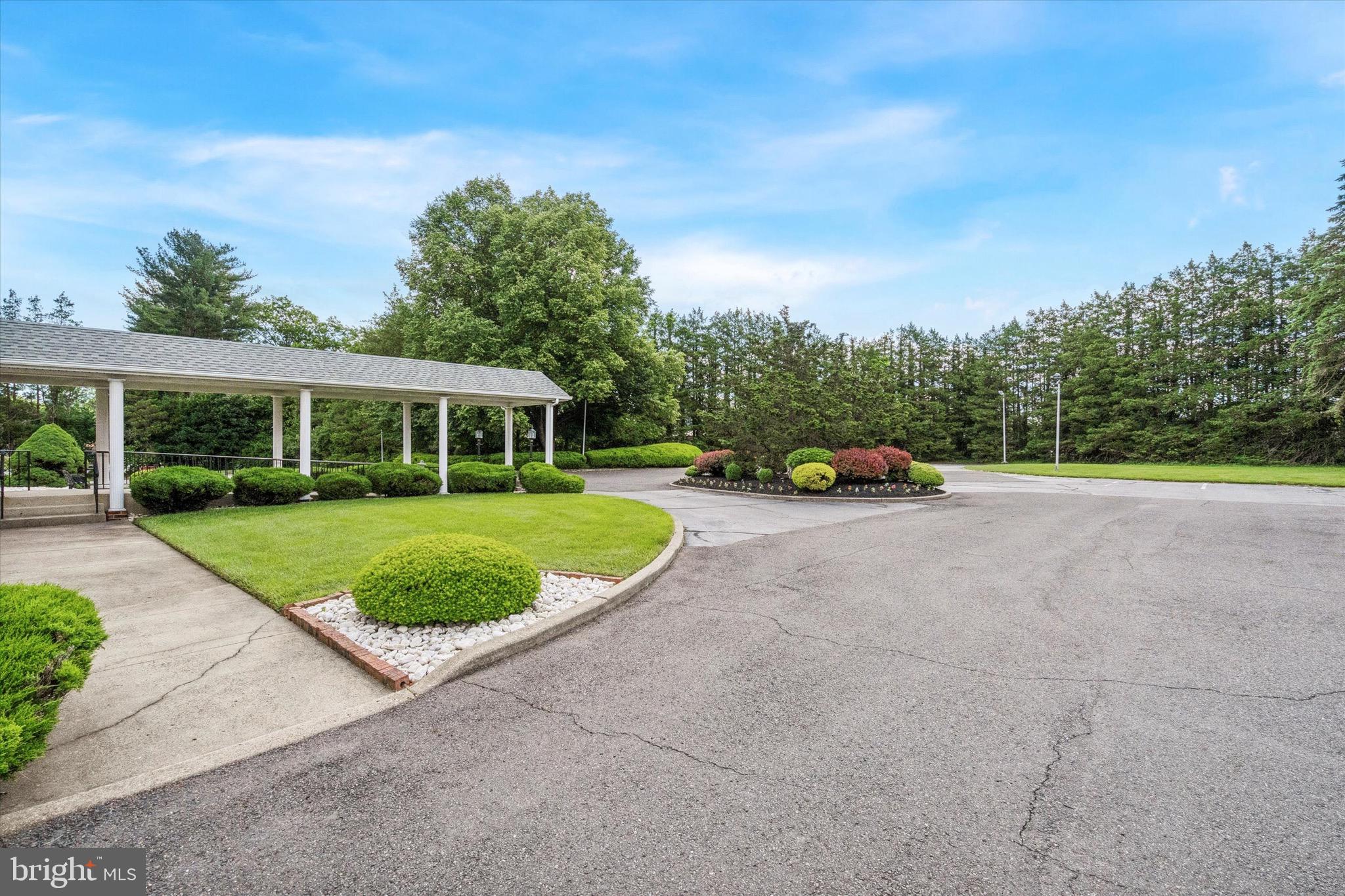 1584 PARKSIDE AVENUE