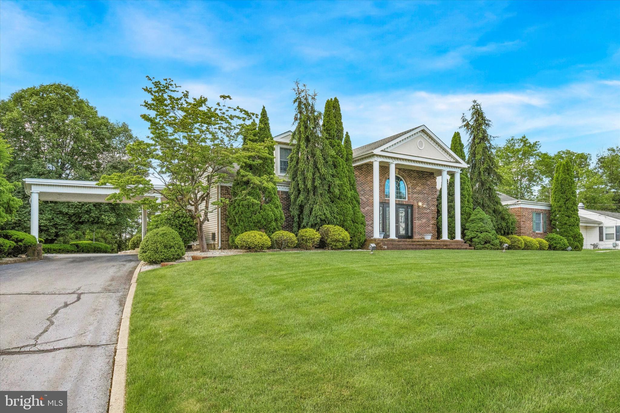 1584 PARKSIDE AVENUE