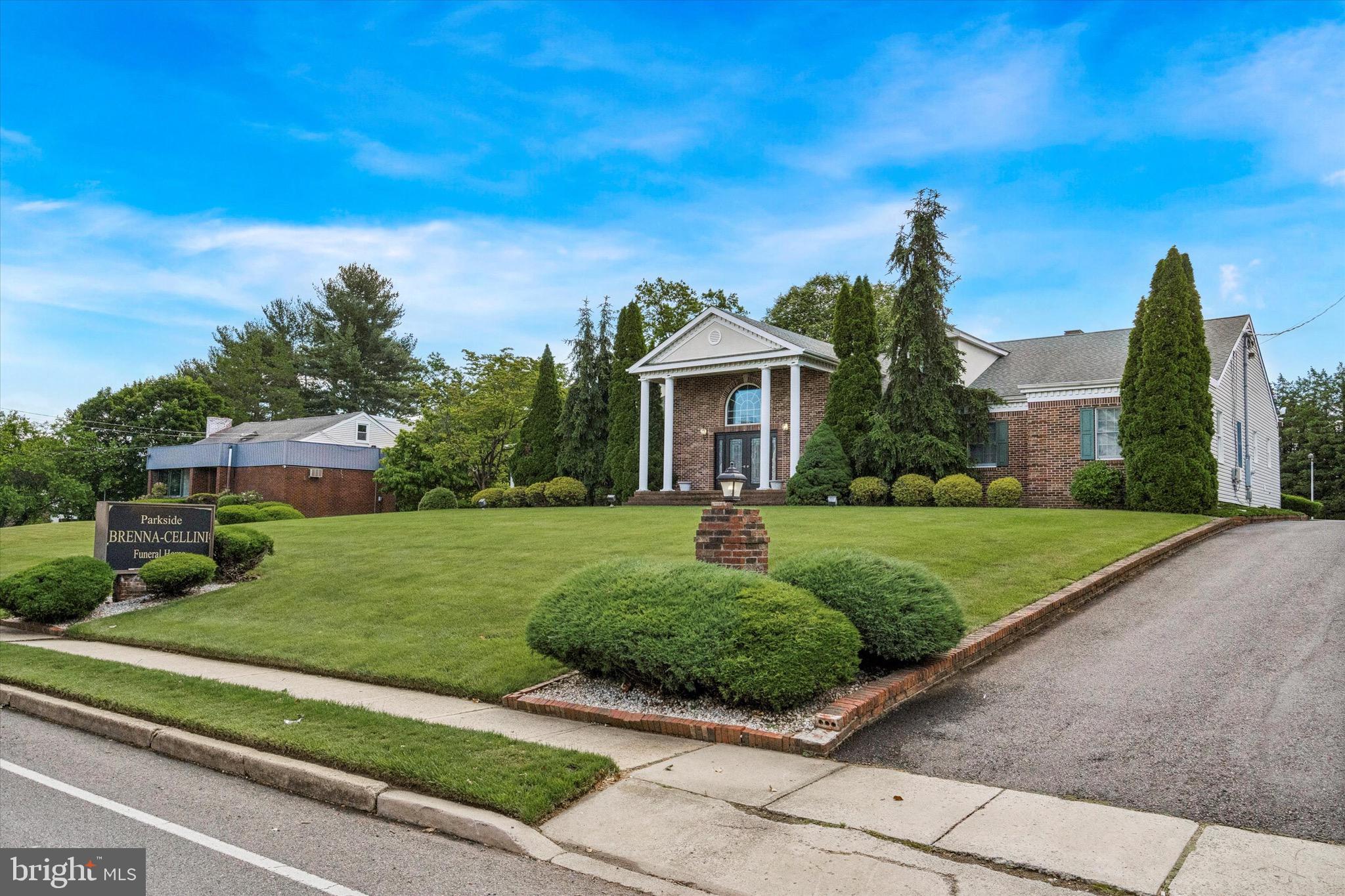 1584 PARKSIDE AVENUE