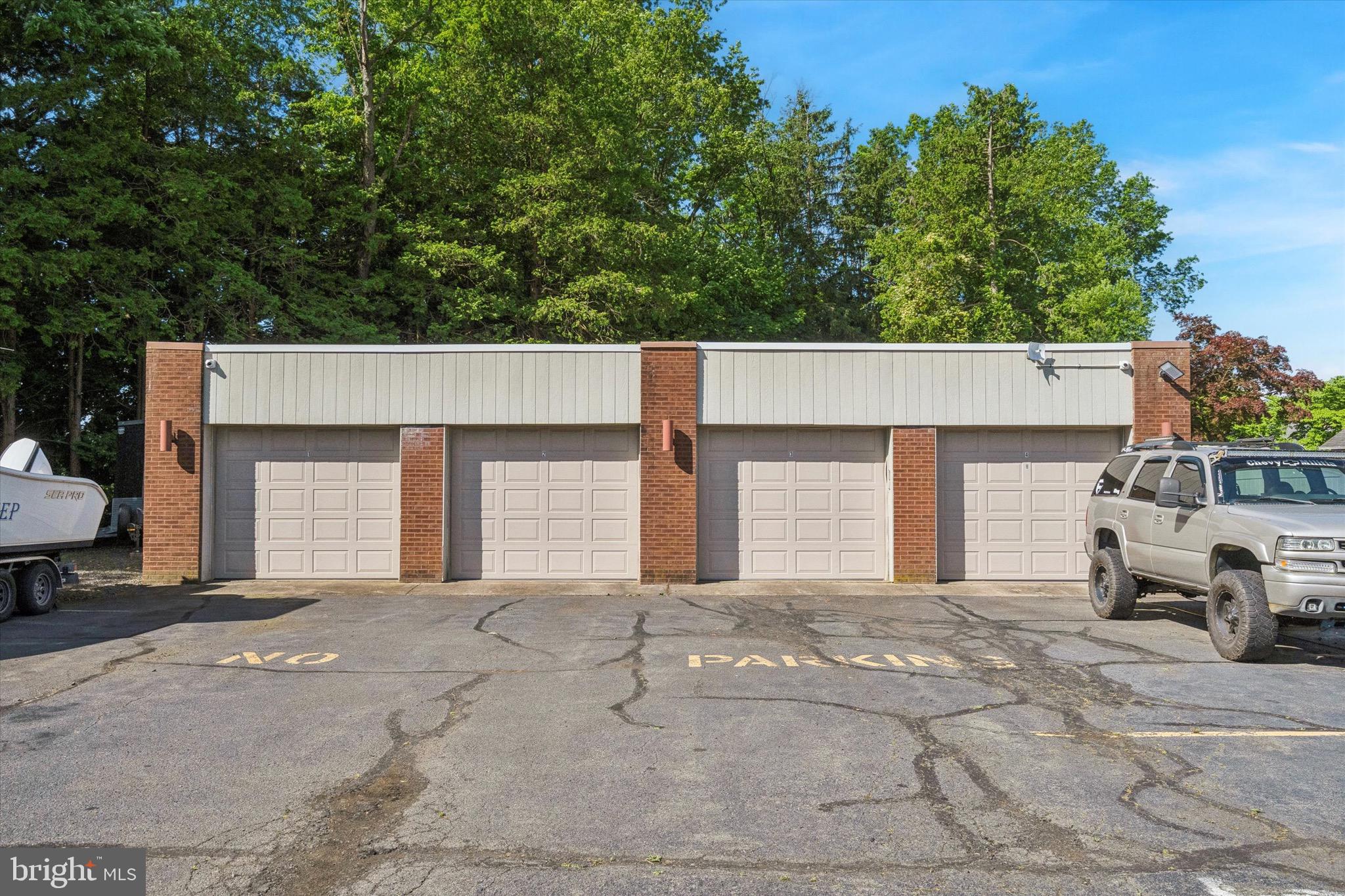 1584 PARKSIDE AVENUE