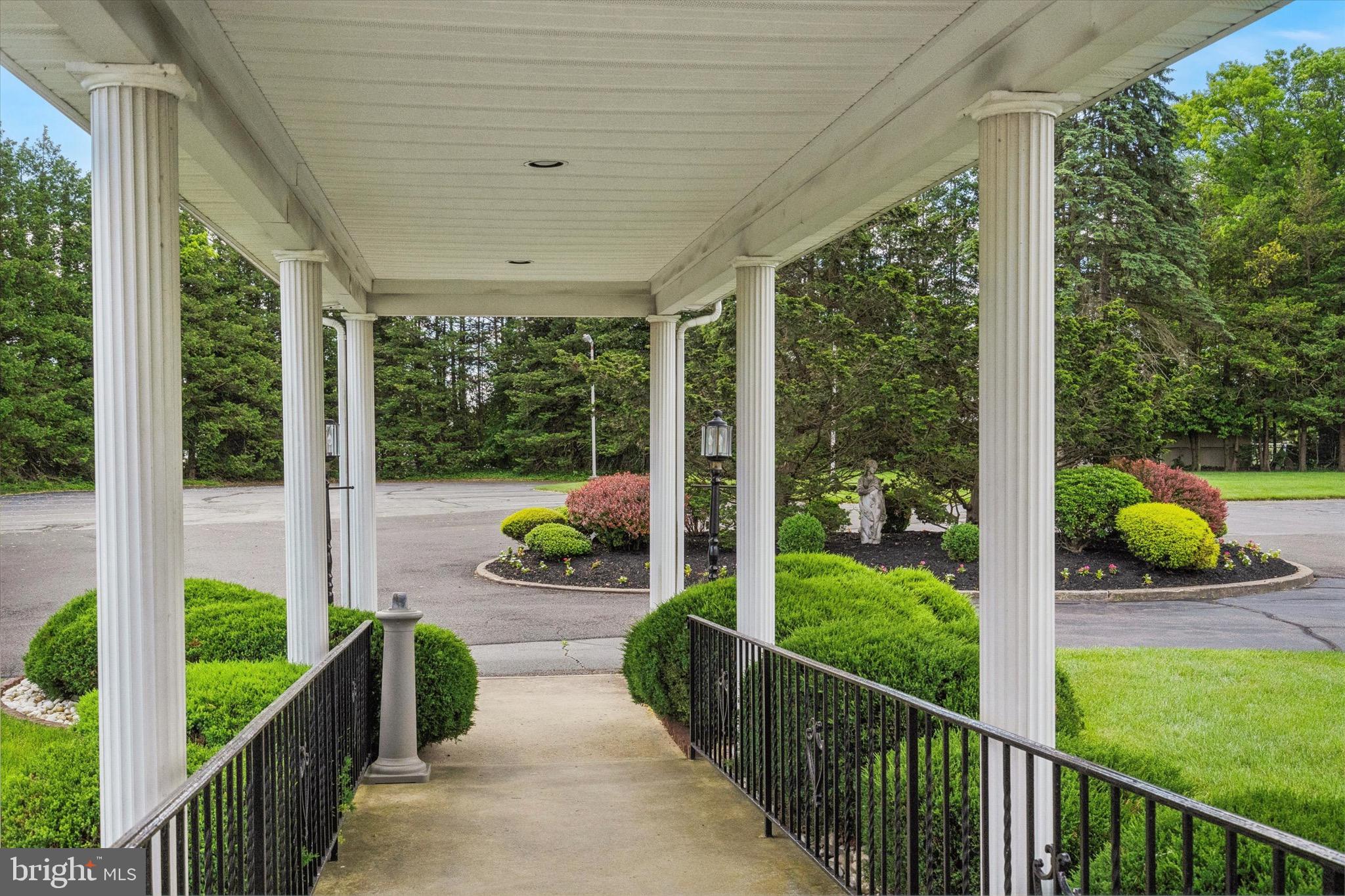 1584 PARKSIDE AVENUE