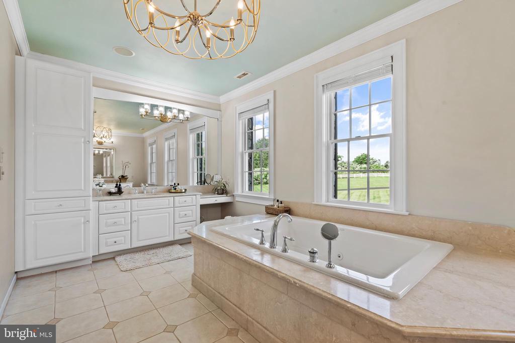 131 HARBOURTON WOODSVILLE ROAD
