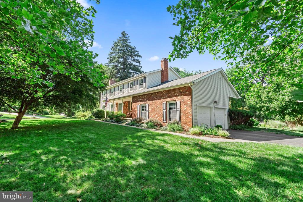 14 SPRINGWOOD DRIVE
