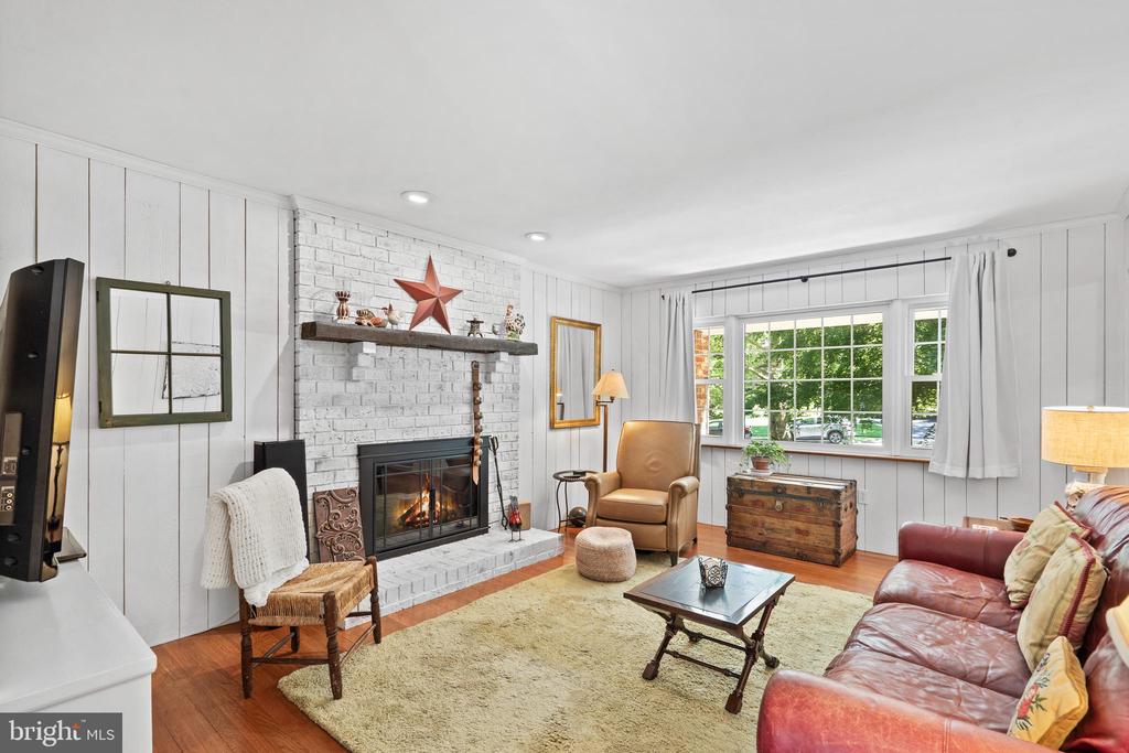 14 SPRINGWOOD DRIVE