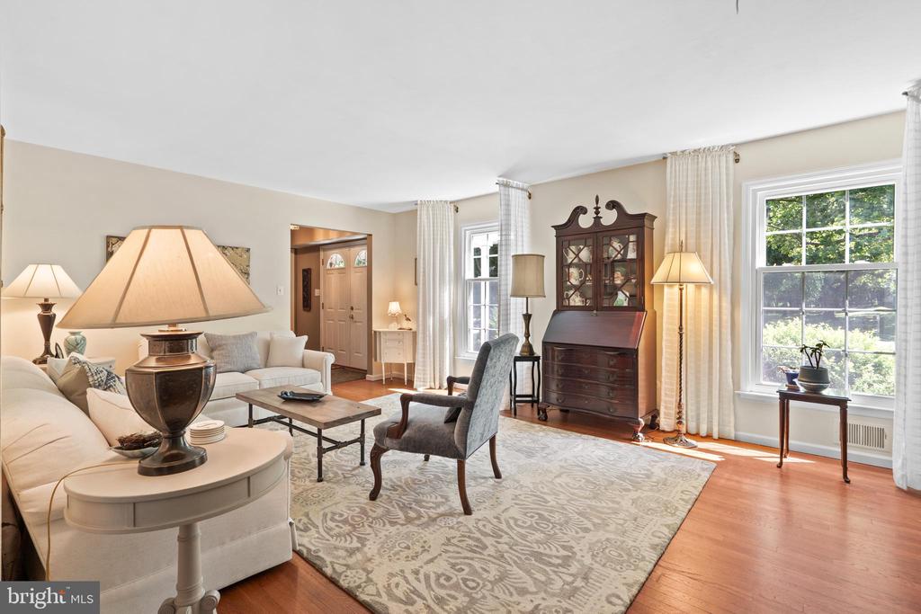 14 SPRINGWOOD DRIVE
