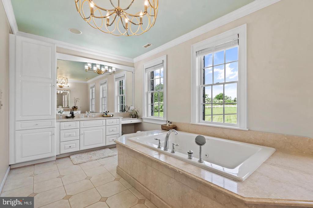 131 HARBOURTON WOODSVILLE ROAD