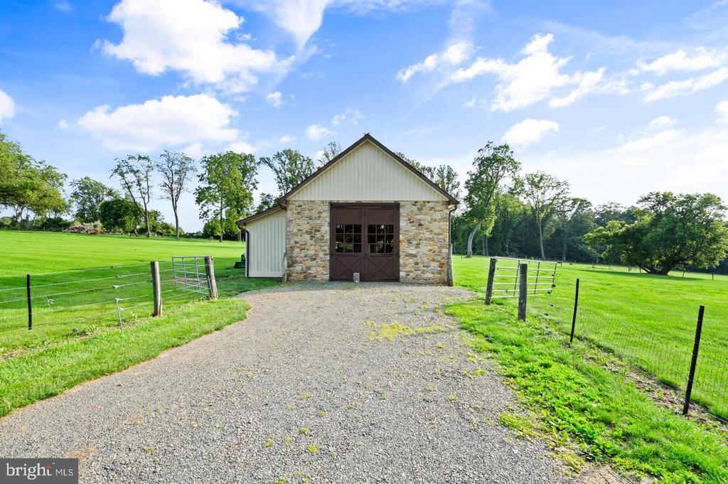 131 HARBOURTON WOODSVILLE ROAD
