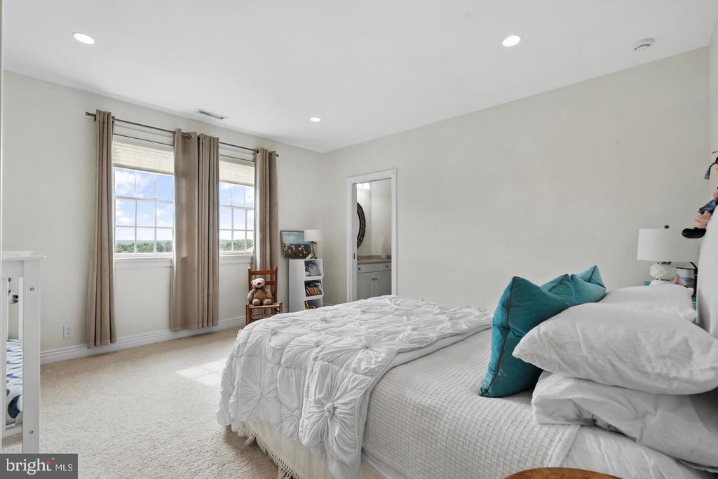 131 HARBOURTON WOODSVILLE ROAD