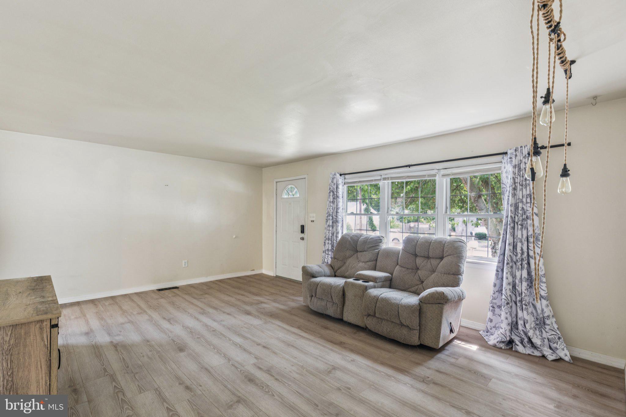 133 Lincoln Dr