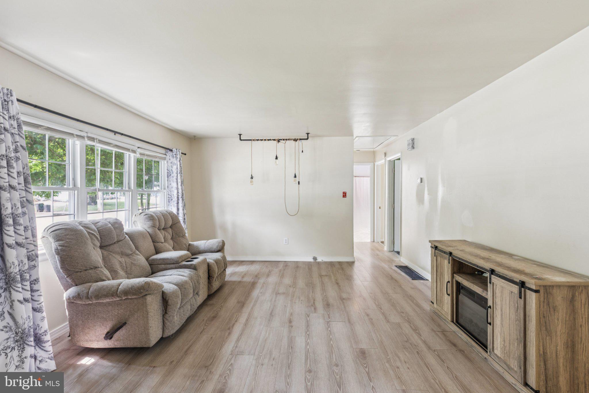 133 Lincoln Dr