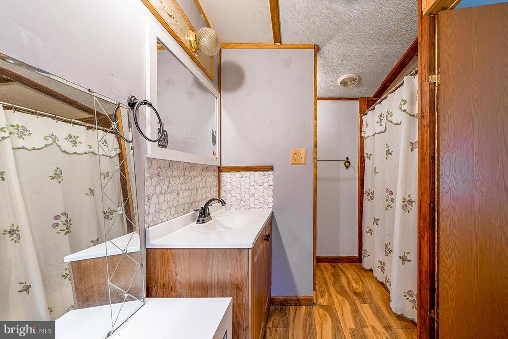219 Long Lane Rd