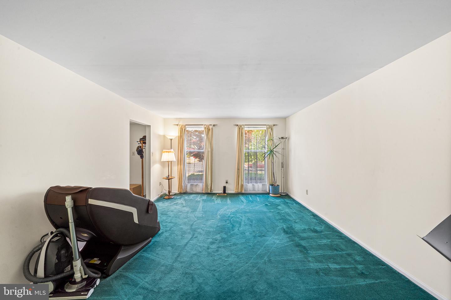 2907 Meredith Pl