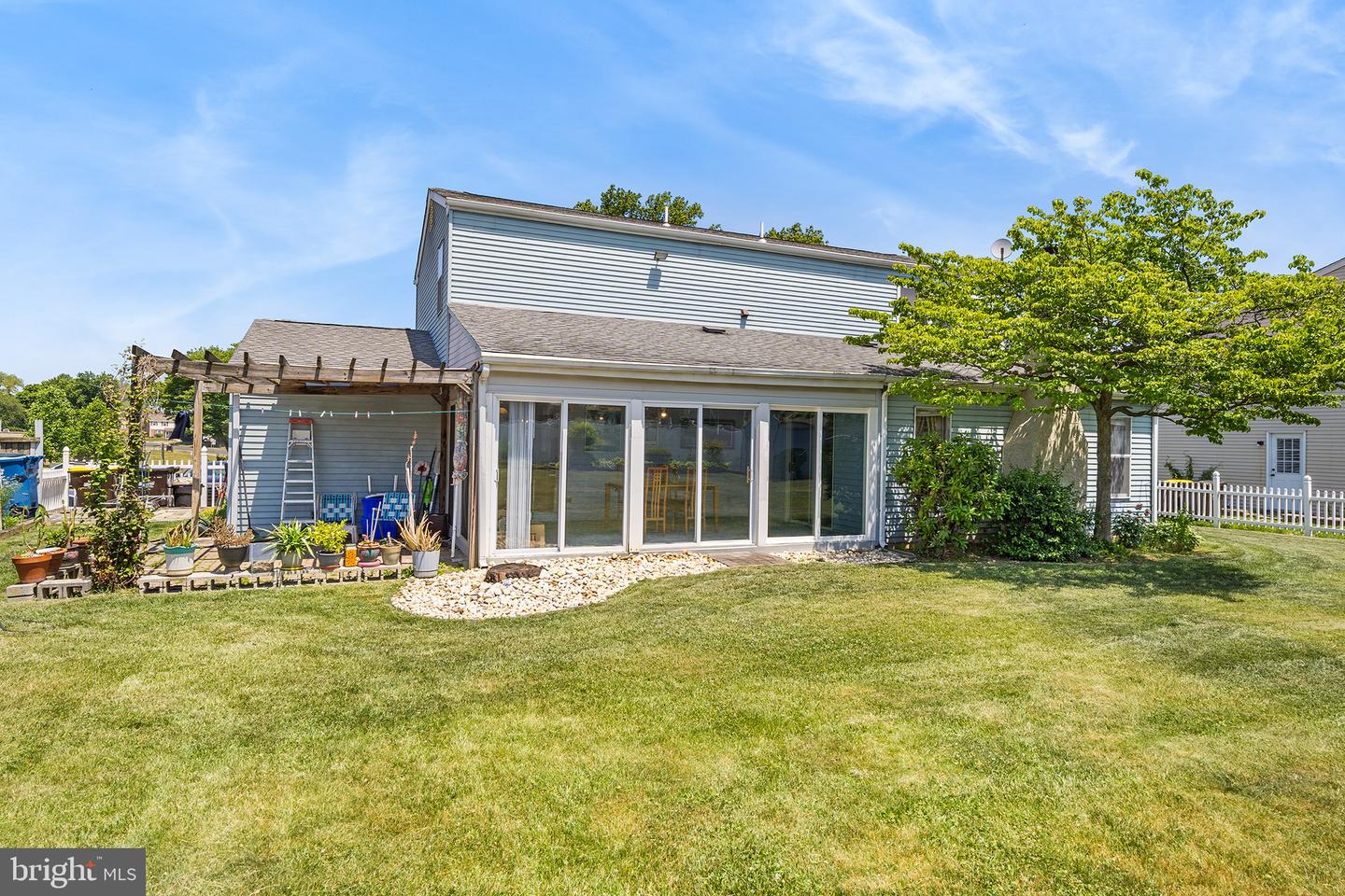 2907 Meredith Pl