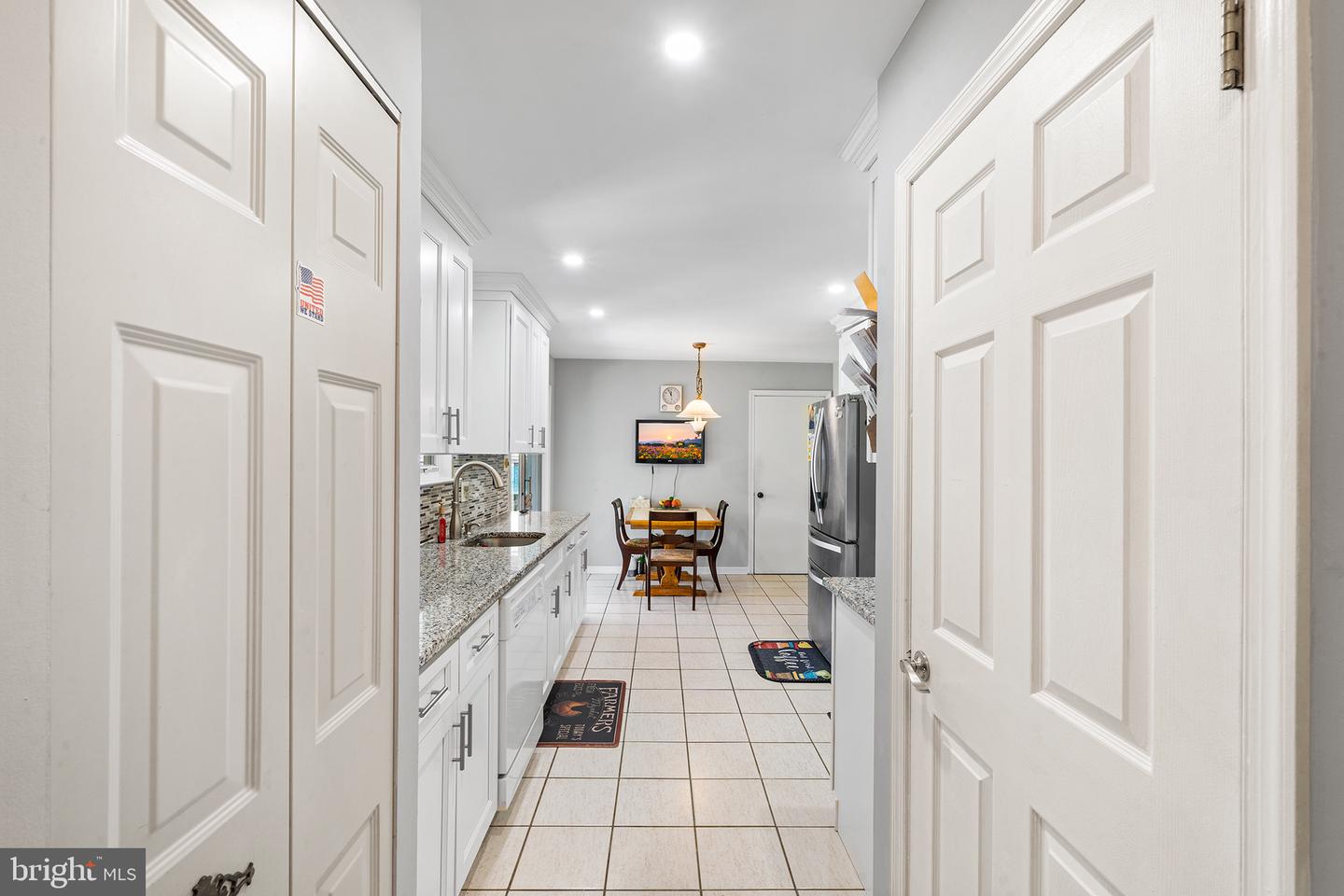 2907 Meredith Pl