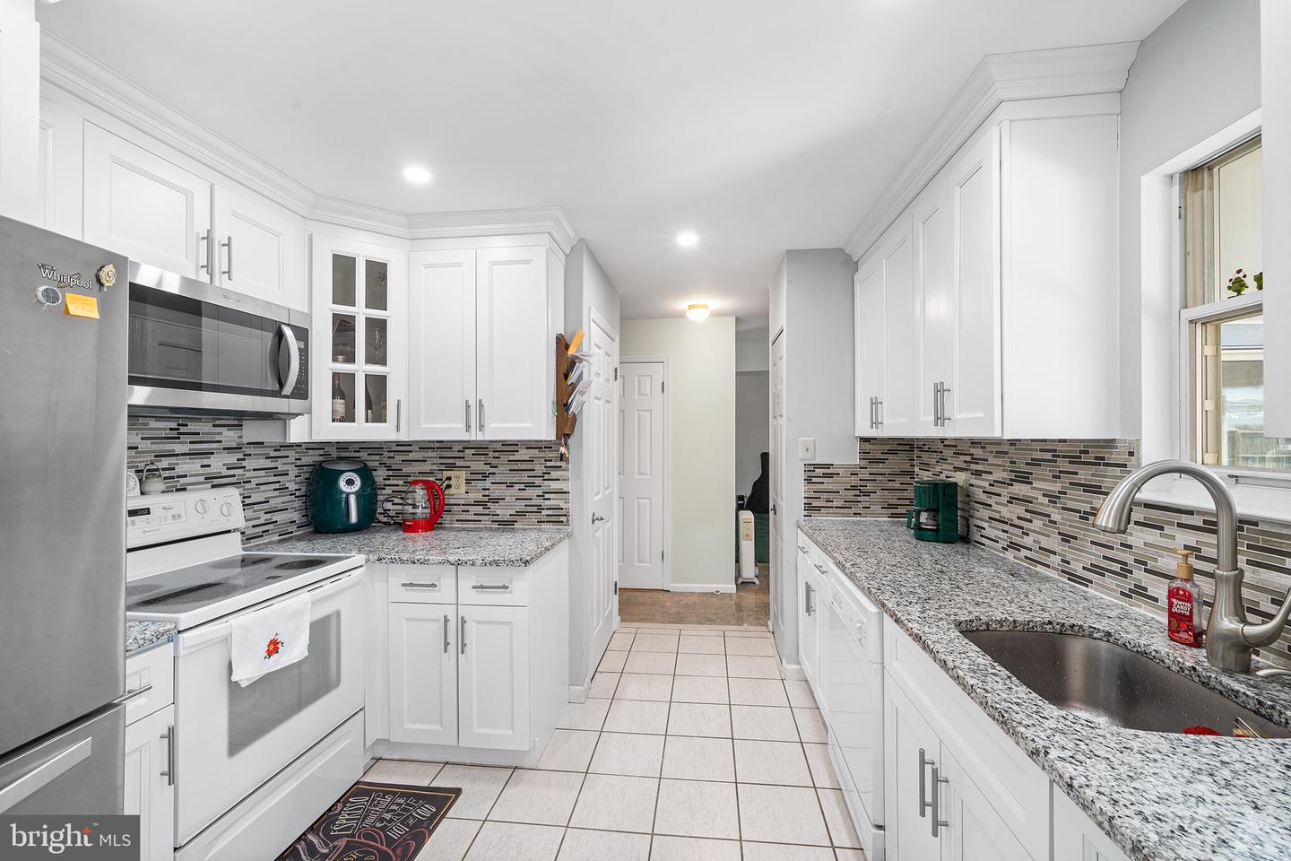 2907 Meredith Pl