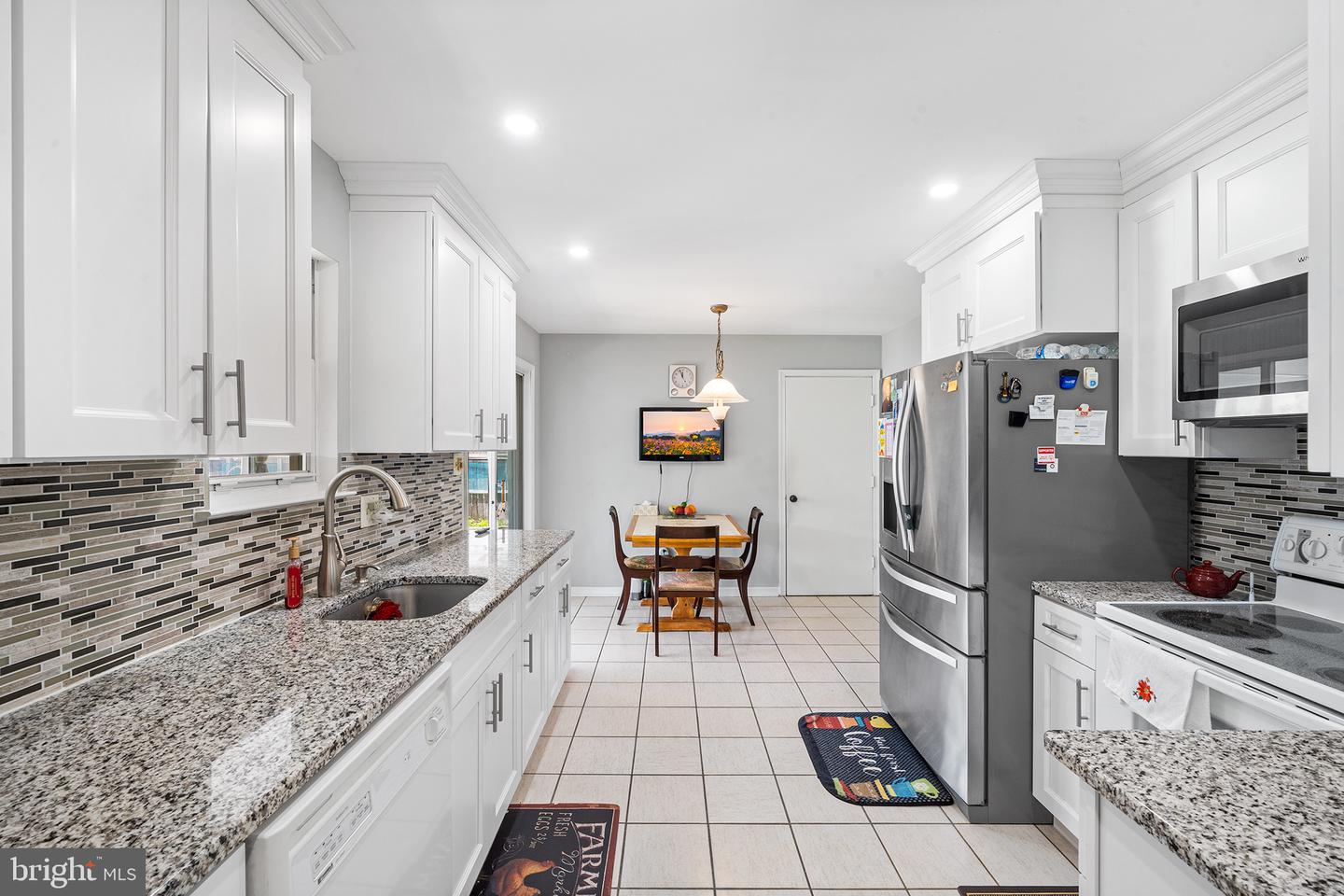 2907 Meredith Pl