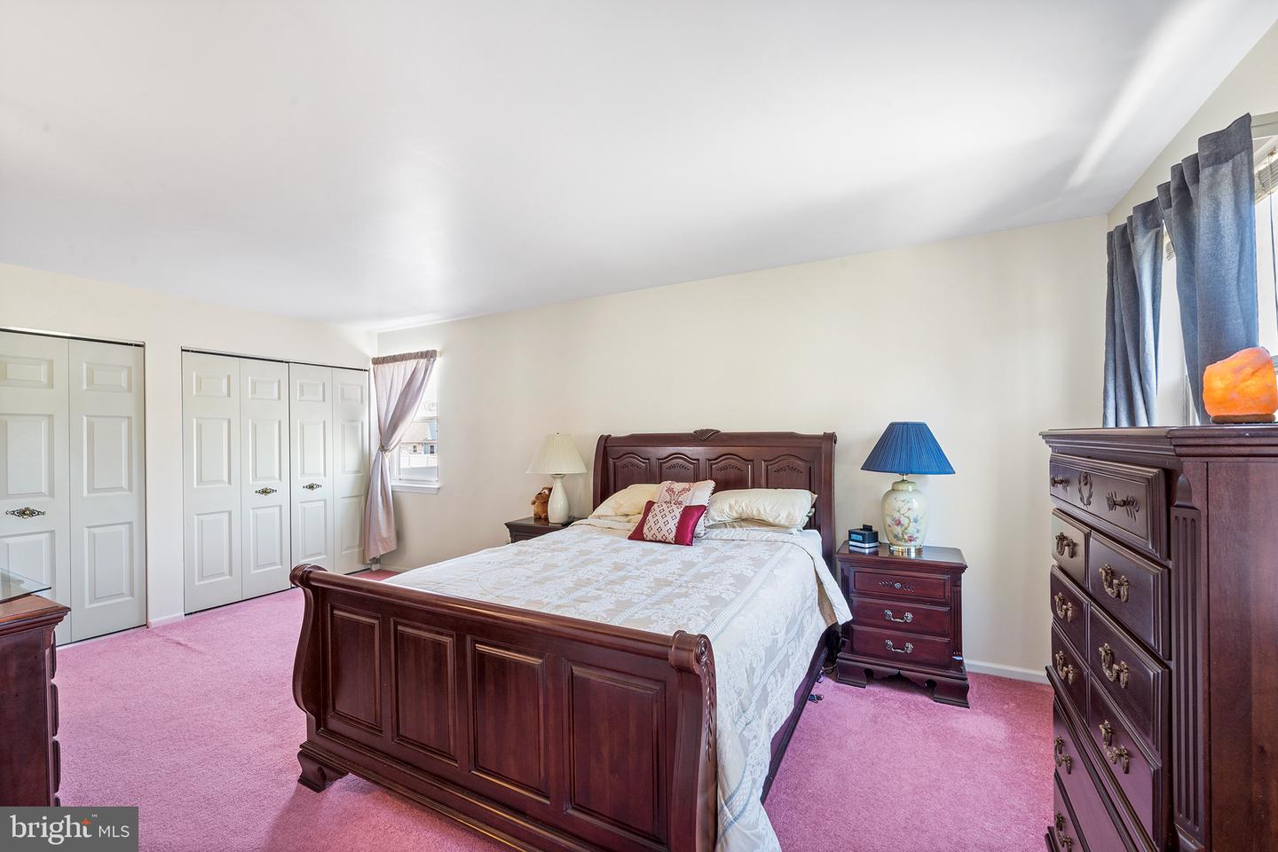 2907 Meredith Pl