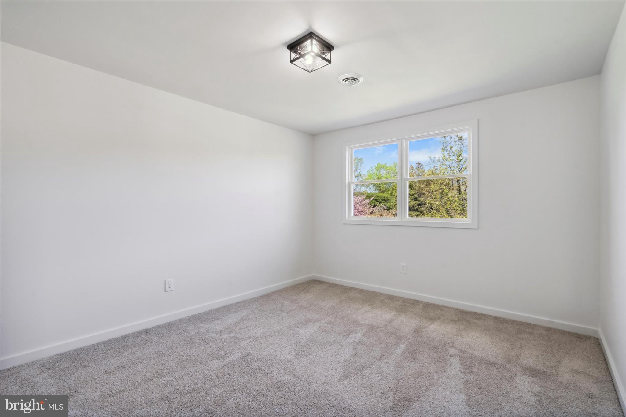 174 Lark Dr