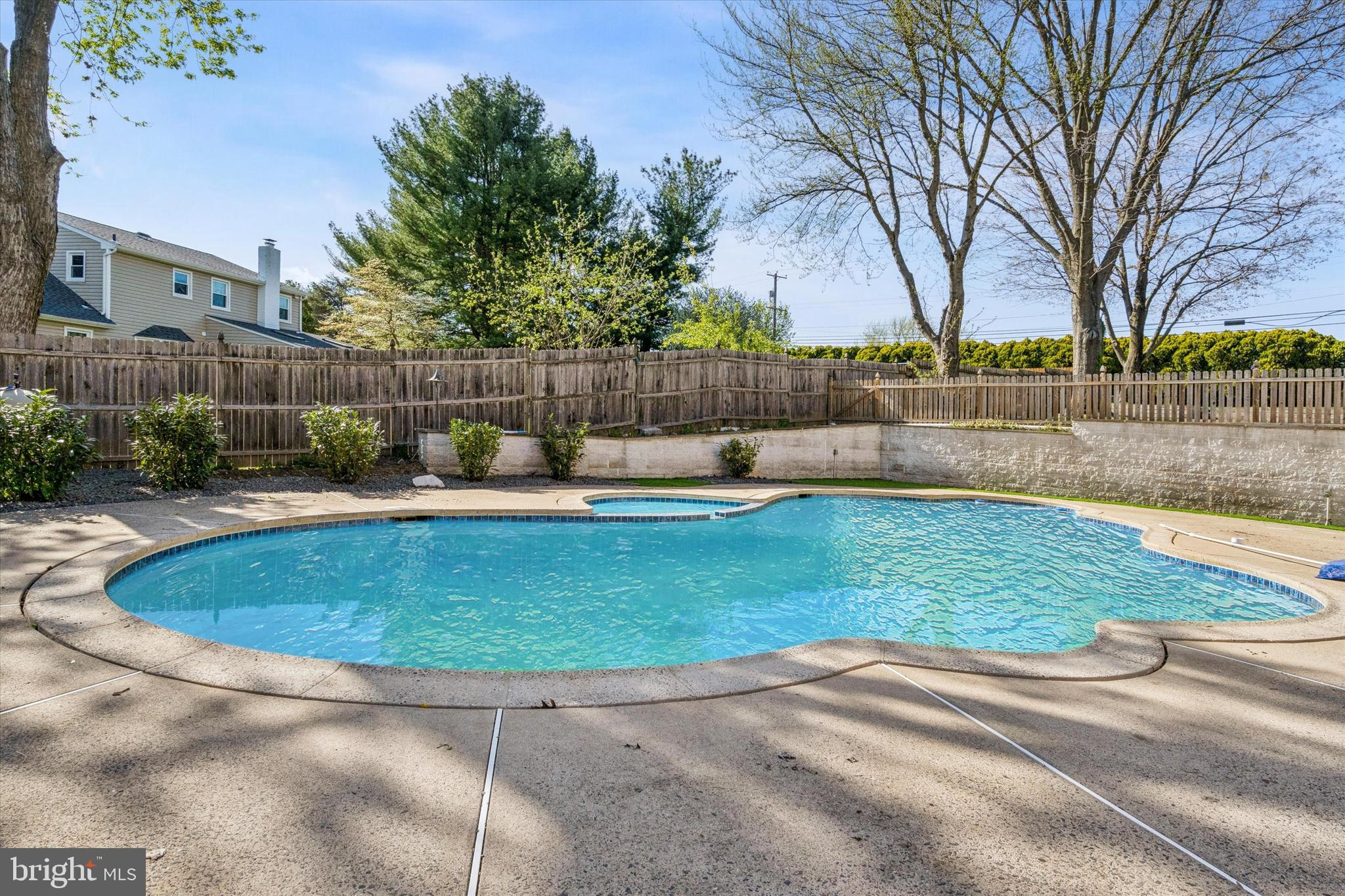 174 Lark Dr
