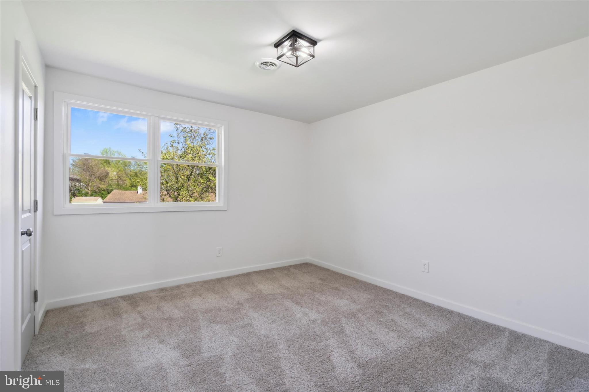 174 Lark Dr