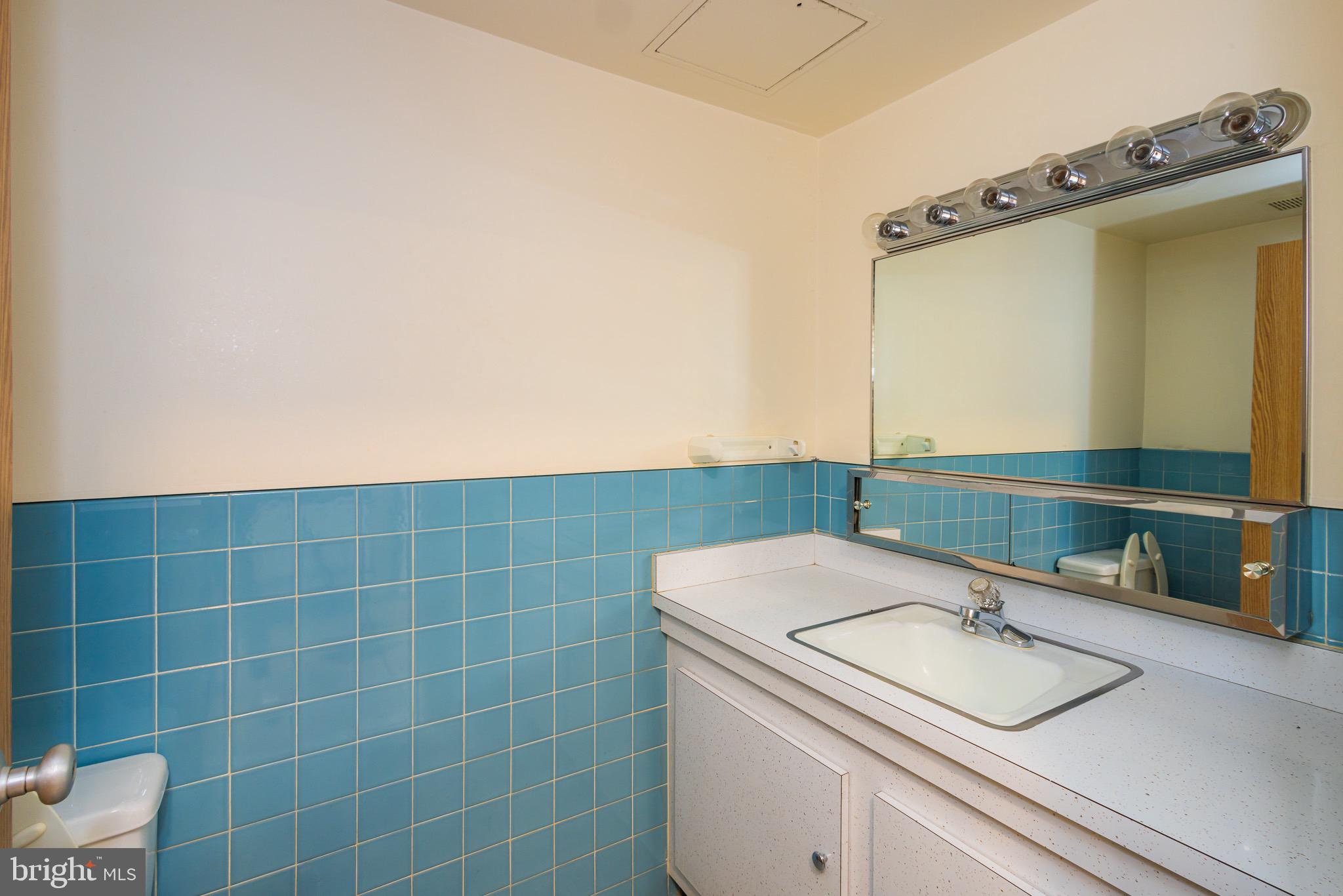 1105 Industrial Blvd