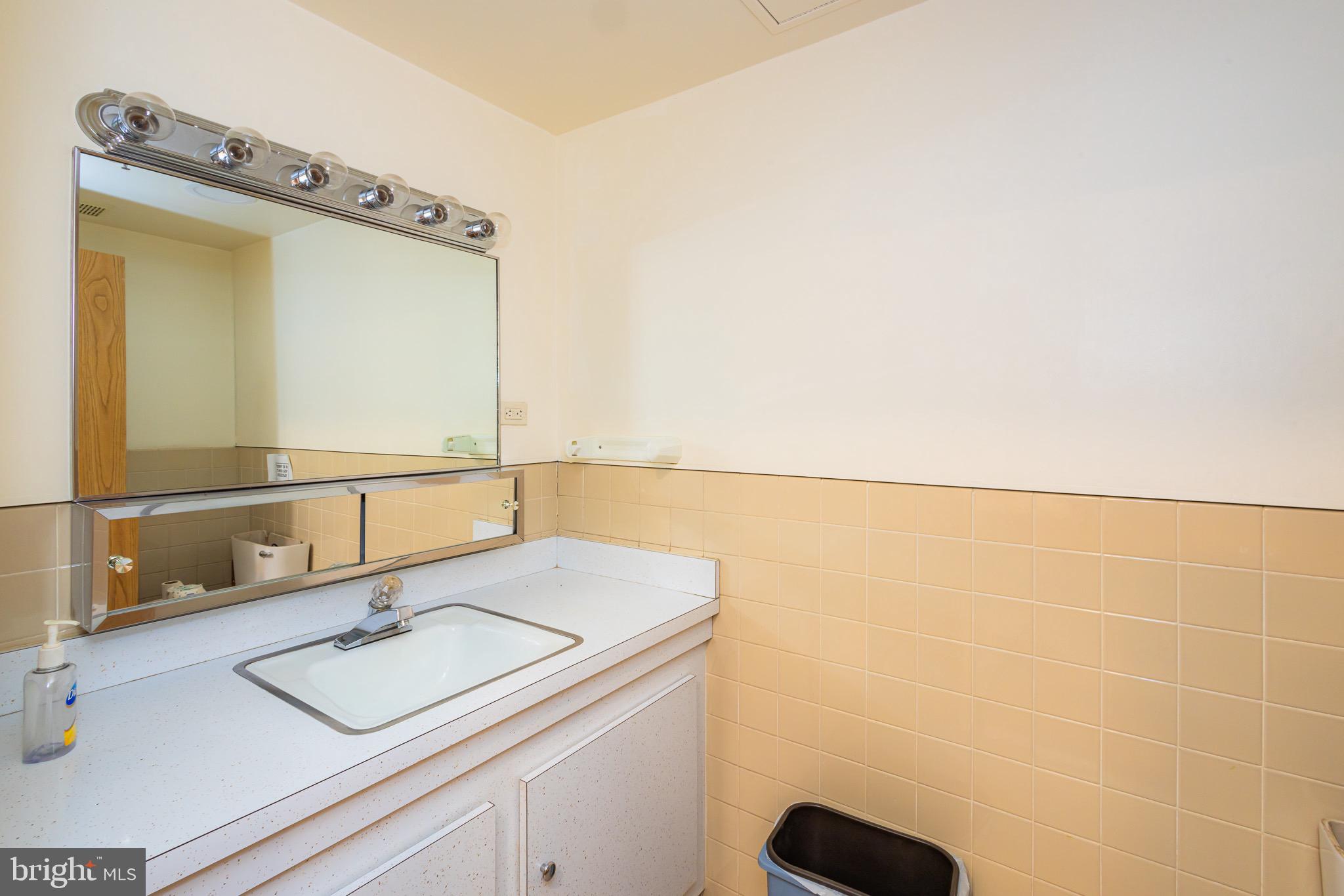 1105 Industrial Blvd