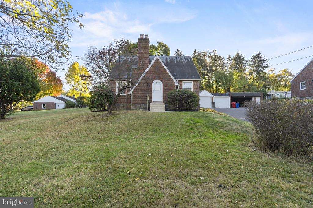 790 E Street Road