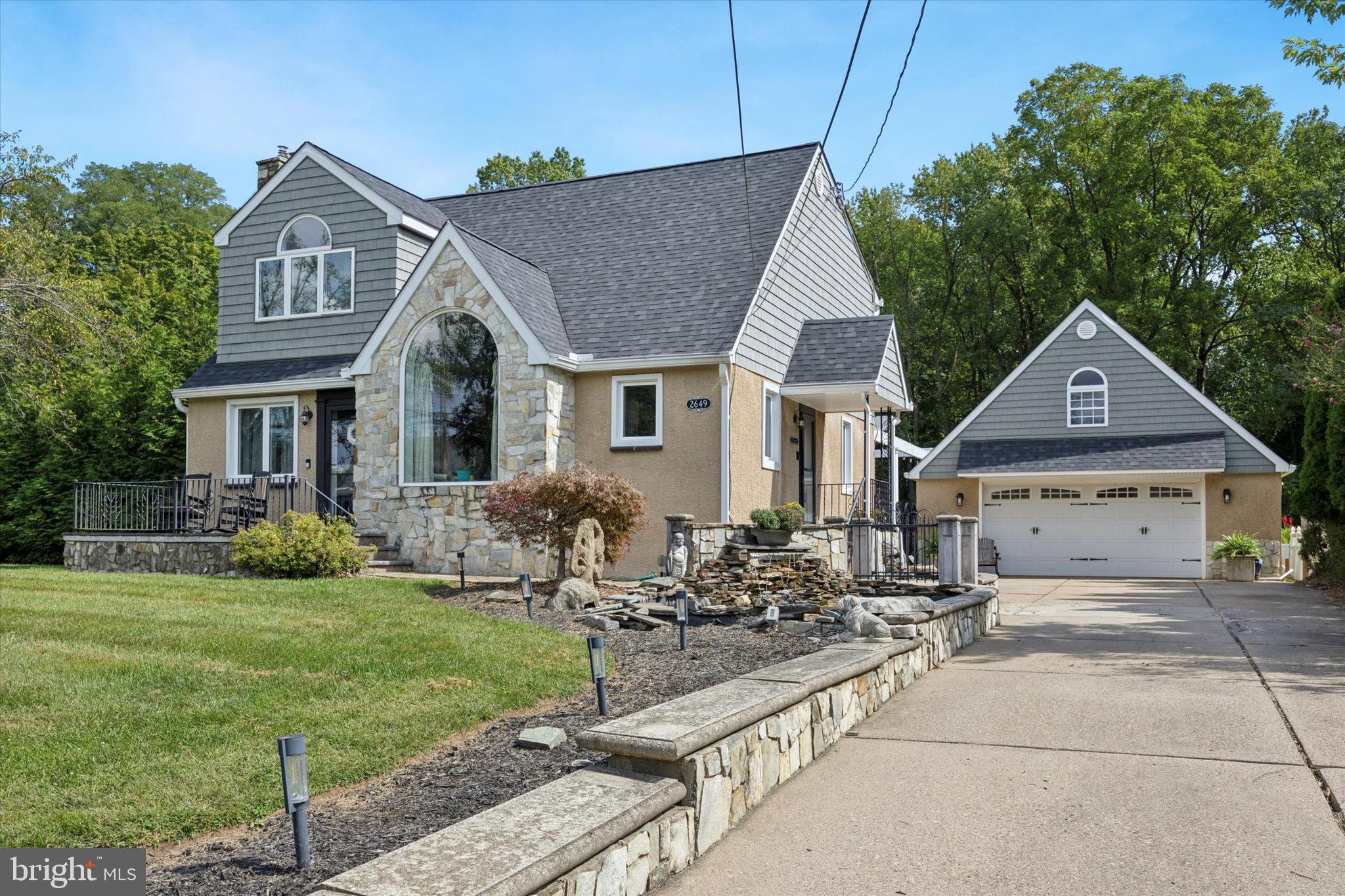 2649 MURRAY AVENUE