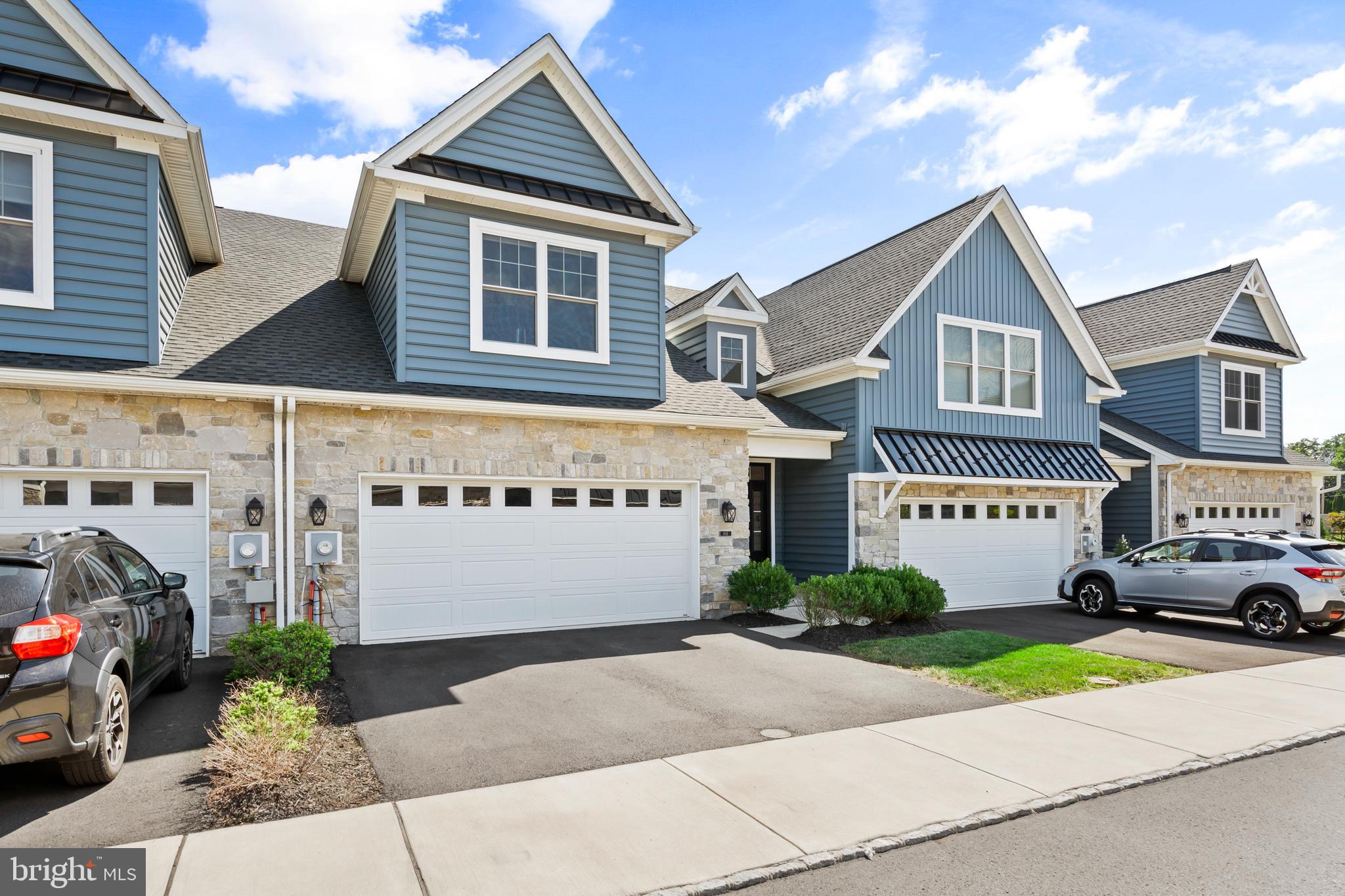 905 Holden Ct