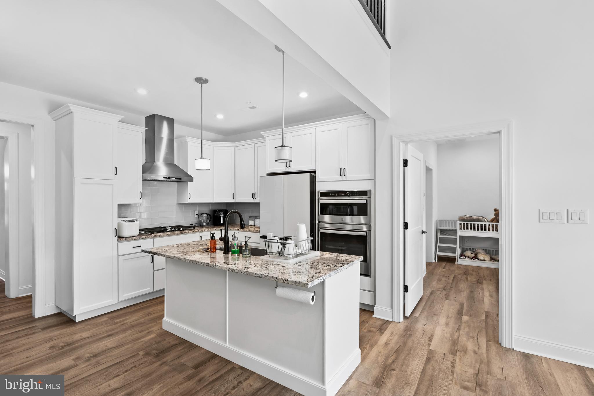 905 Holden Ct