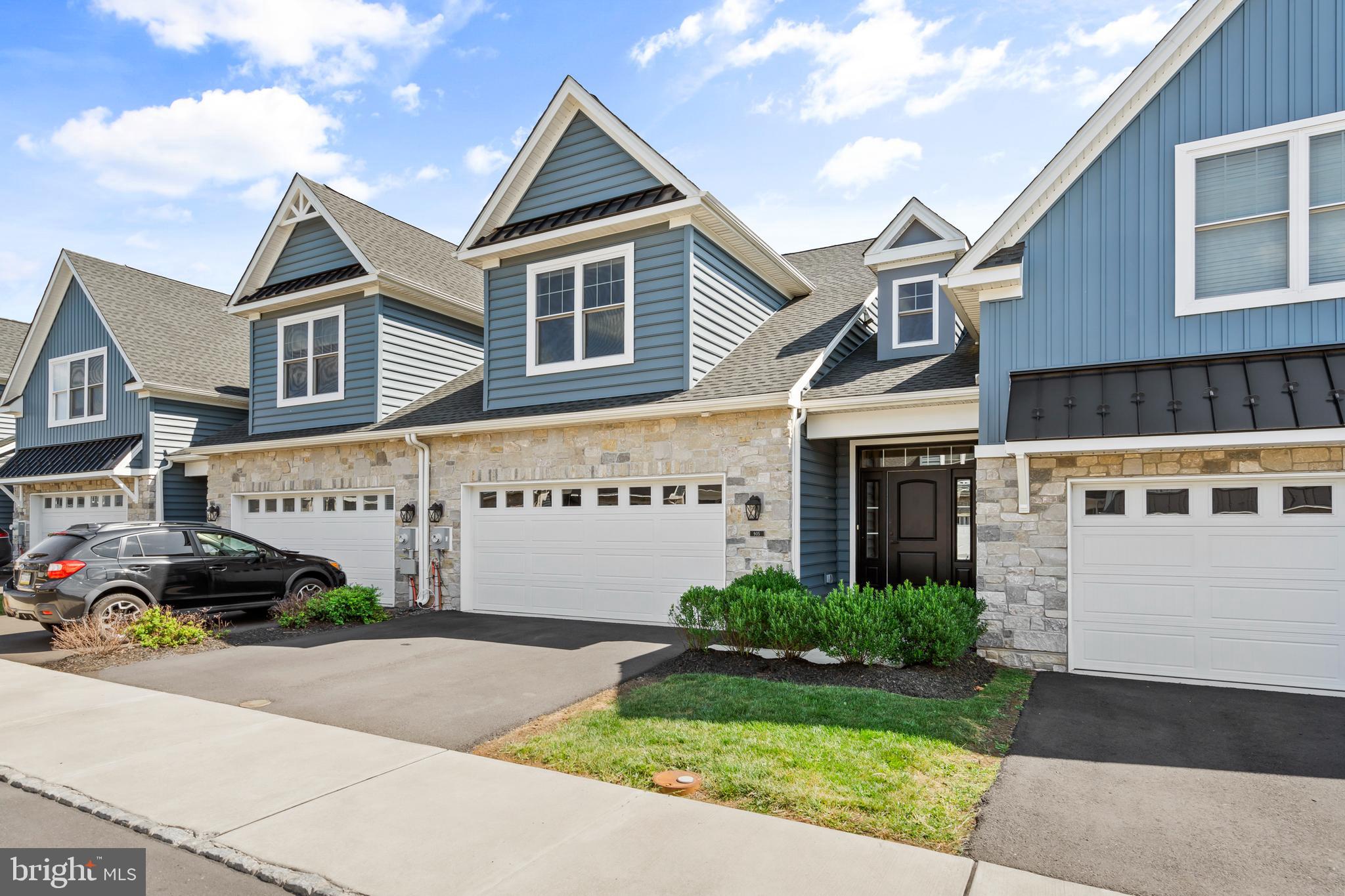 905 Holden Ct