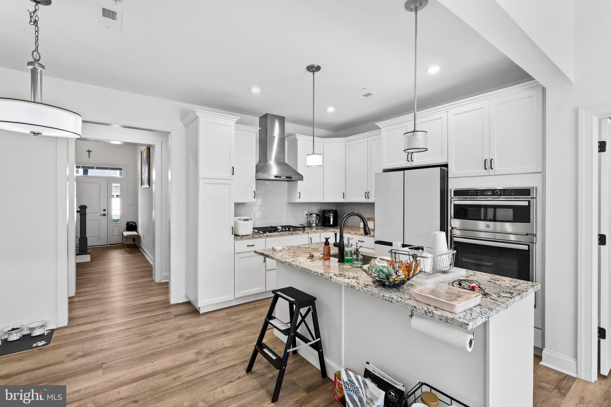 905 Holden Ct