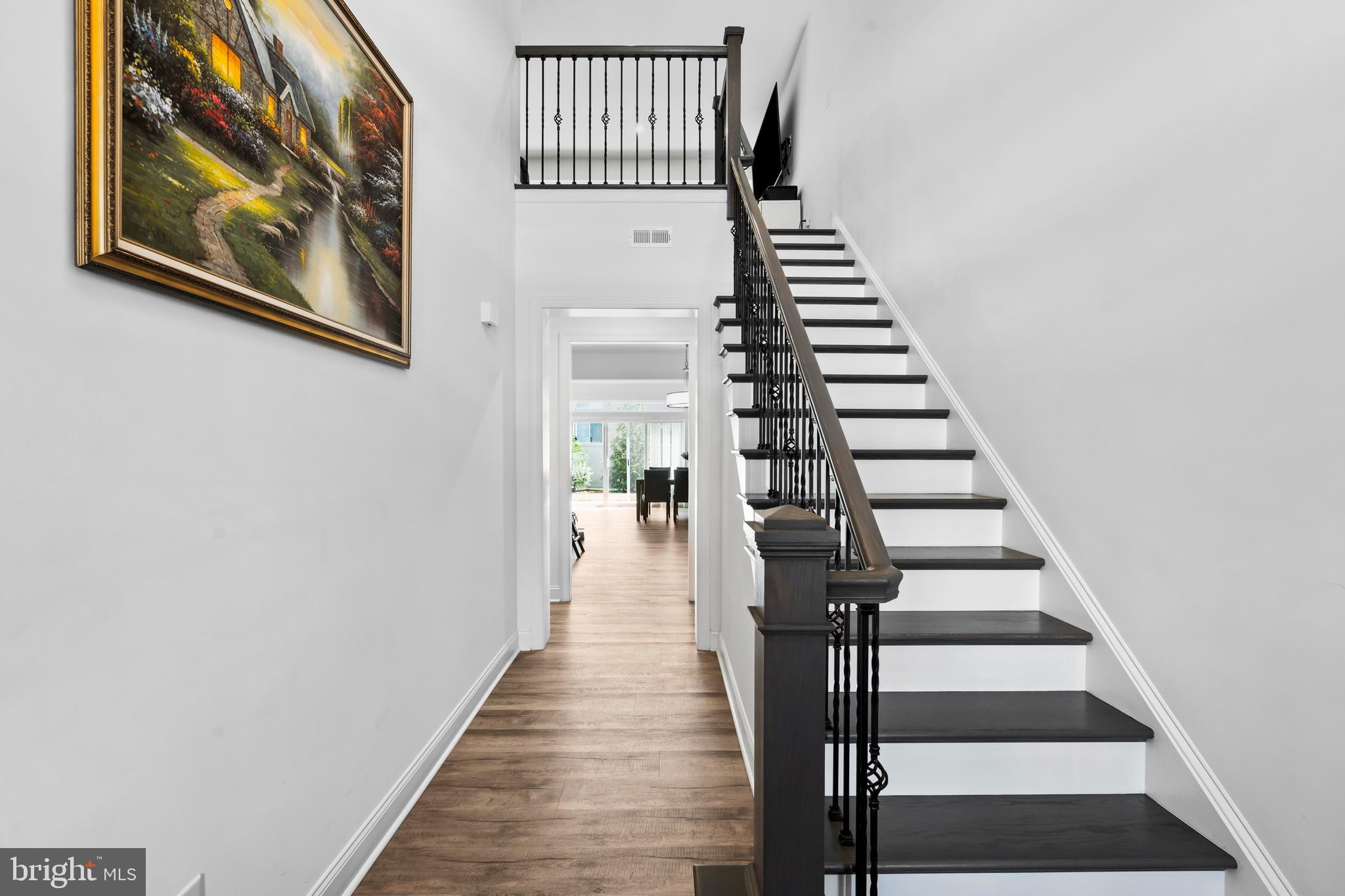 905 Holden Ct