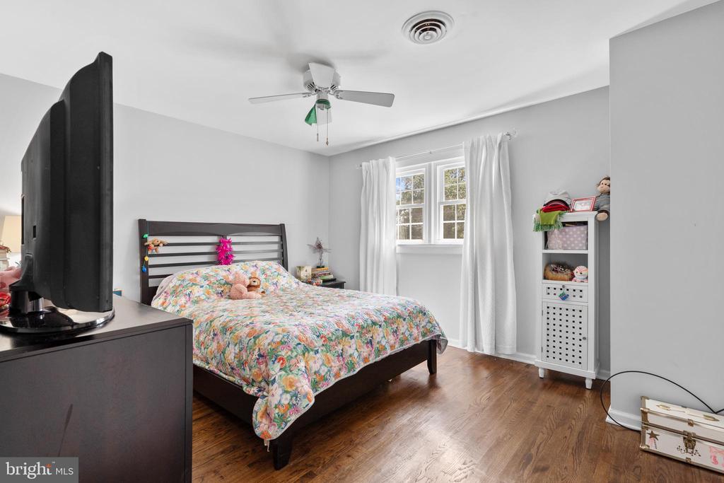 5 SUTPHIN PINES